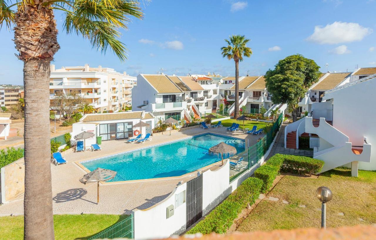 C06 - Water Tower Townhouse With Pool Hébergement de vacances *